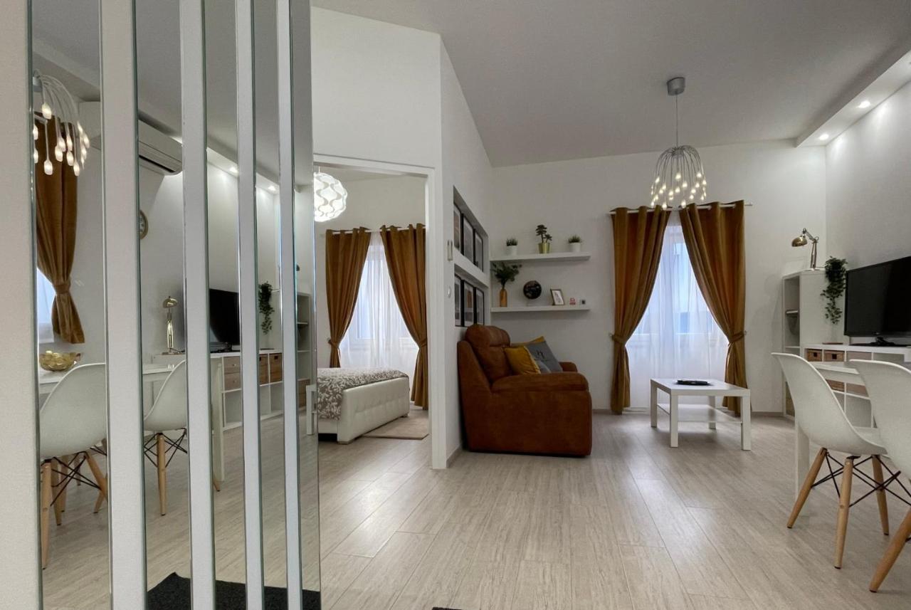 Gold Blanc Luxury * Pula