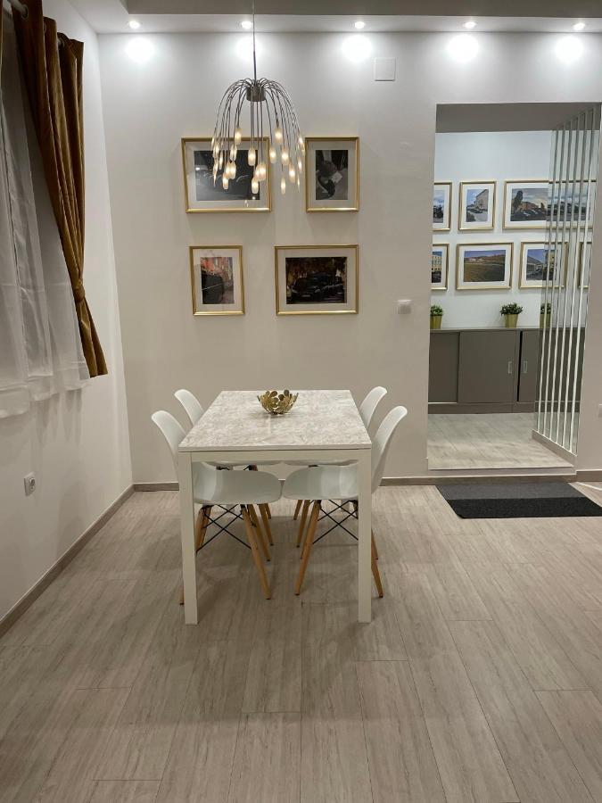 Gold Blanc Luxury Apartment *